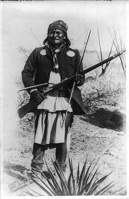 Geronimo shortly before surrendering to Crook
