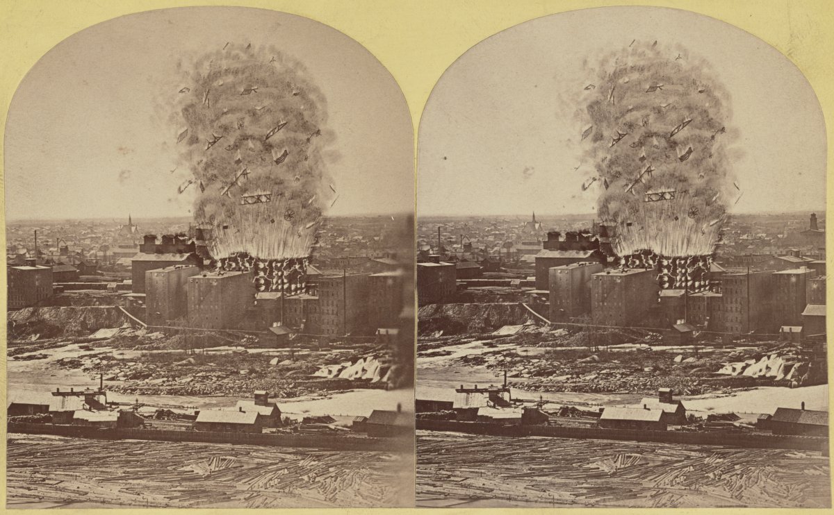 Stereoscope of mill explosion