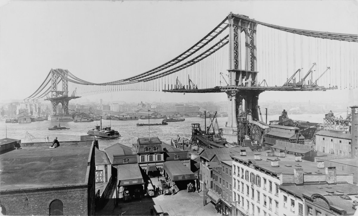 Manhattan Bridge under construction