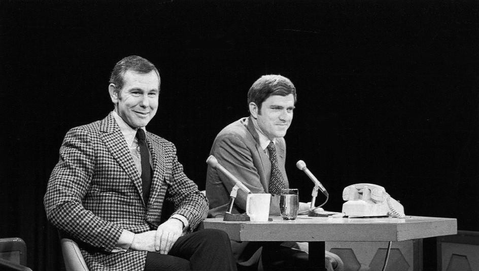 Phil Donahue with guest Johnny Carson (1970)